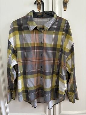 Olive & Gray Plaid Button-Up Shirt